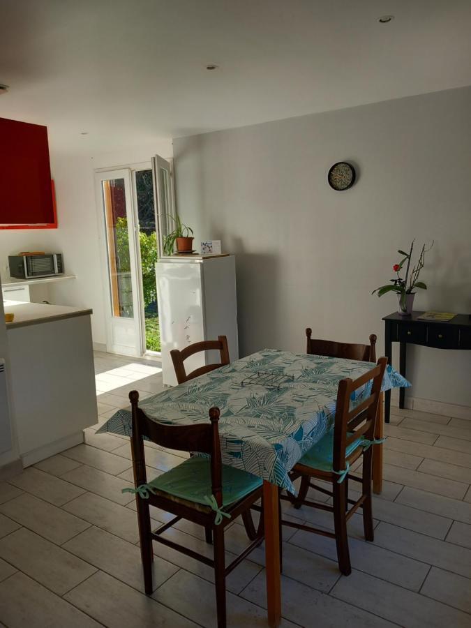Petit Chalet En Bois Reynès Exteriör bild