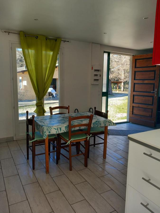 Petit Chalet En Bois Reynès Exteriör bild